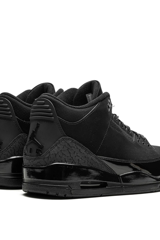 Air Jordan 3 « Black Cat »