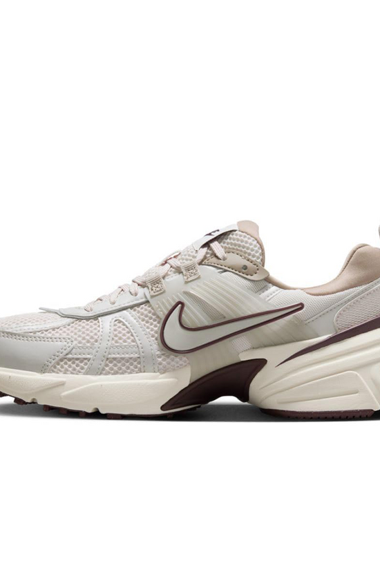 Nike V2k Run Sneaker