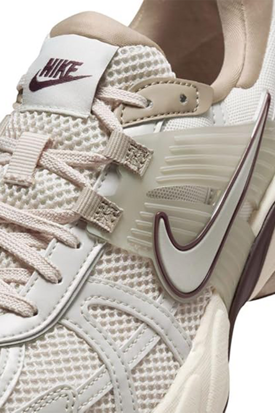 Nike V2k Run Sneaker