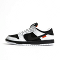 Nike SB « Tightbooth » Dunk Low QS – Blanc/Noir-Orange de sécurité