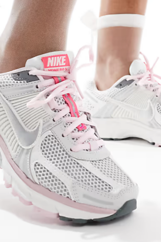 Nike - Zoom Vomero 5  - Blanc/rose