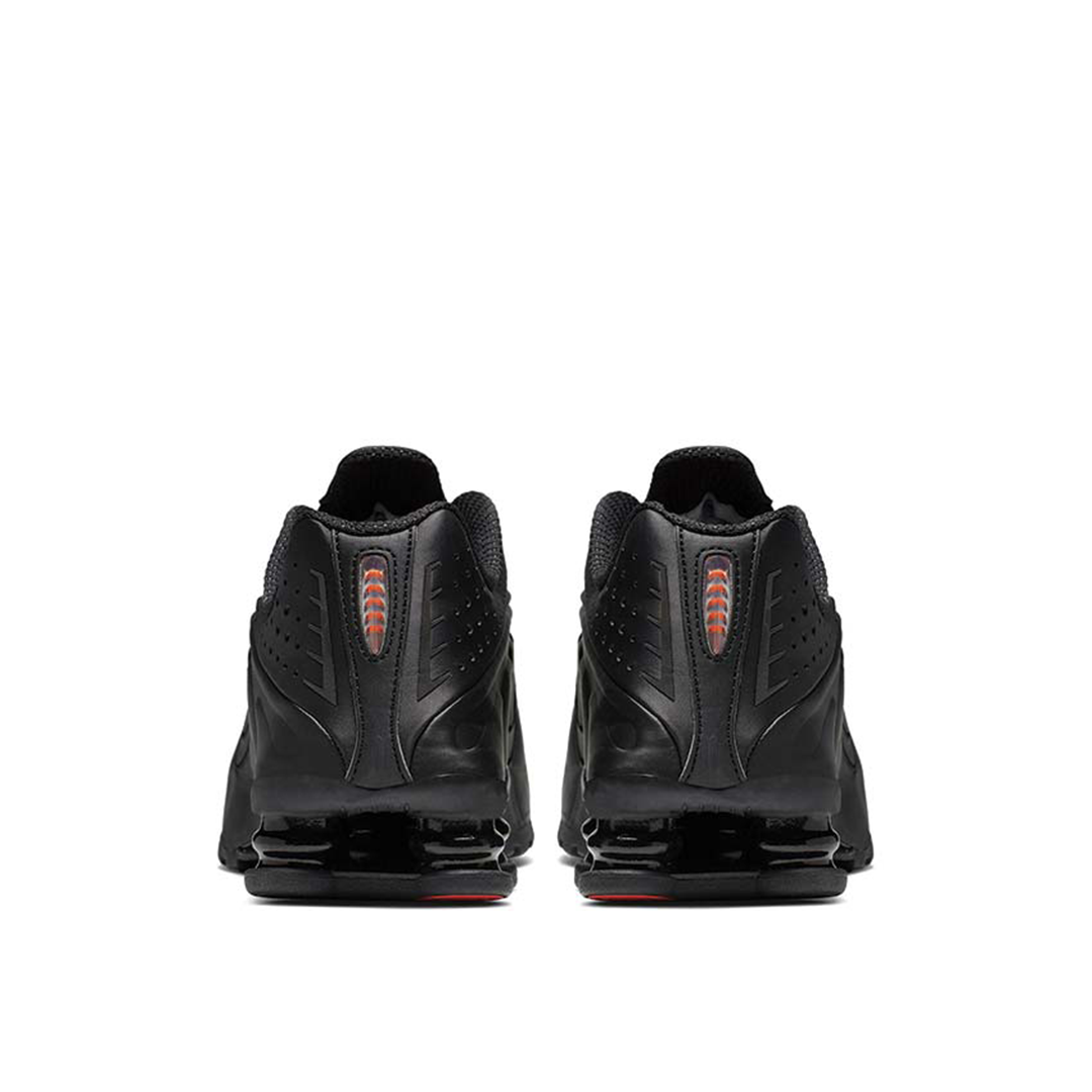 Nike Shox R4